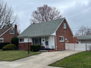 20942 Hayes St, Taylor, MI 48180