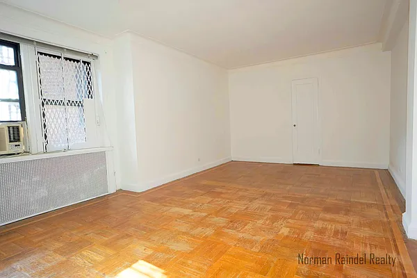 Rented by Norman Raindel, LREB | media 2