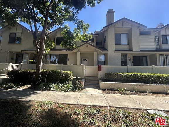 2nd image of 2621 Plaza Del Amo Unit 511