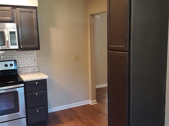 4th image of 115 Viewmont Ln #B