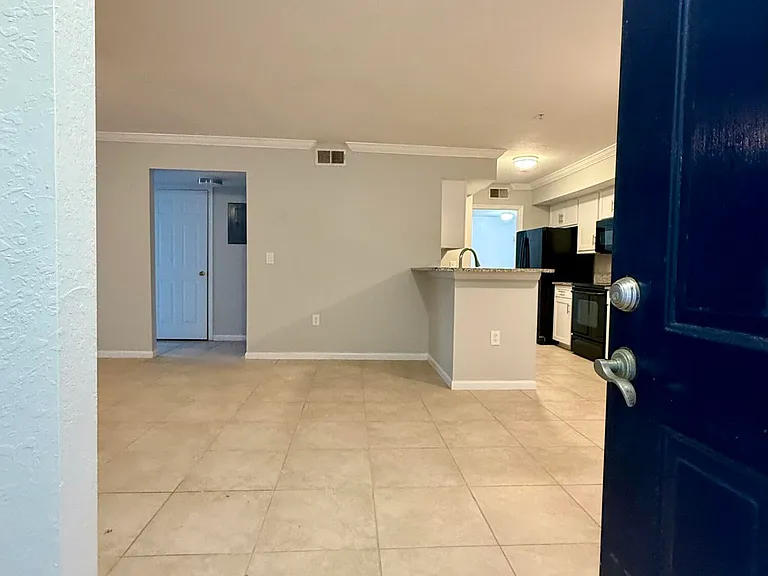 800 Boardwalk Dr #613 — Photo 2