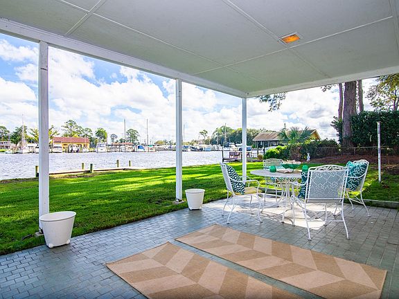 3rd image of 4309 Venetia Blvd