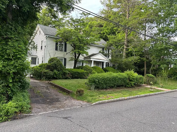 87 Susquehanna Ave, Great Neck, NY 11021