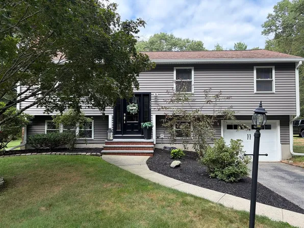370 Forest St, Dighton, MA 02715