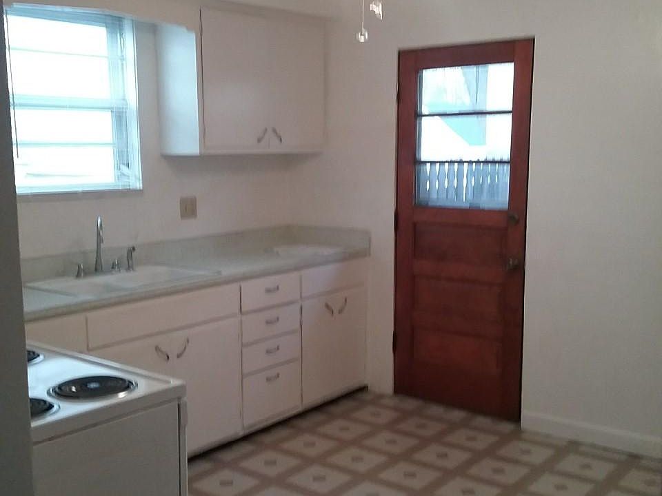2nd image of 417 Chestnut St