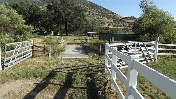 2nd image of 25833 E Trimmer Springs Rd