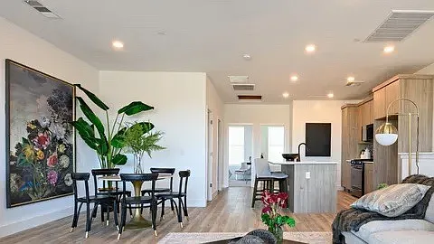 569 N Sylmar Ln — Photo 4