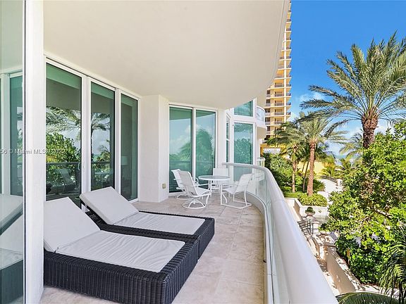 3rd image of 16051 Collins Ave APT 402