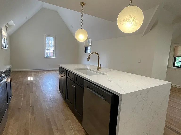 1005 Madison Ave — Photo 14