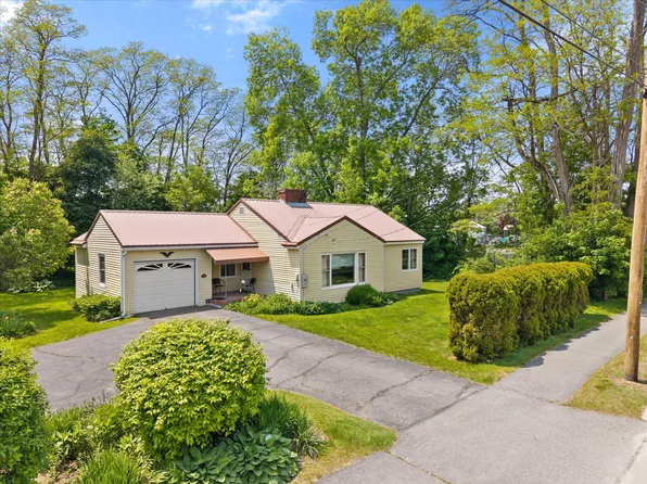 32 Davenport Street, Milford, ME 04461