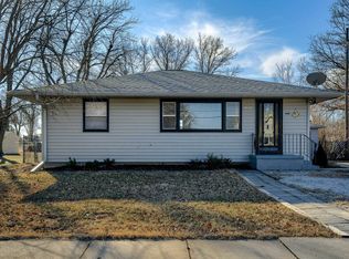 14621 Jamestown St, Waverly, NE 68462