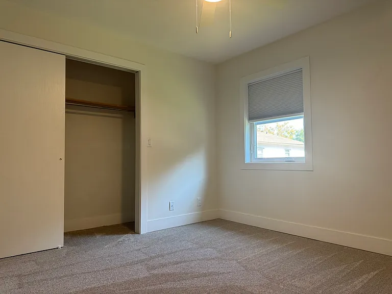 124 Sherwood Sq #124 — Photo 10