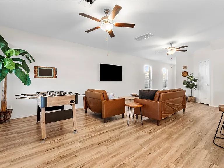 18426 White Stallion Ln — Photo 15