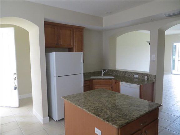 4th image of 200 Riverfront Dr Unit B302