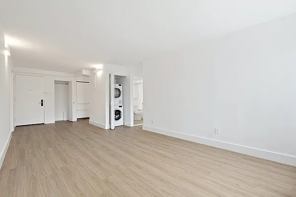 Rented by Greystar | media 4