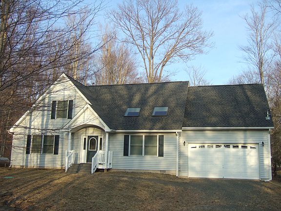 Attached Garage! 