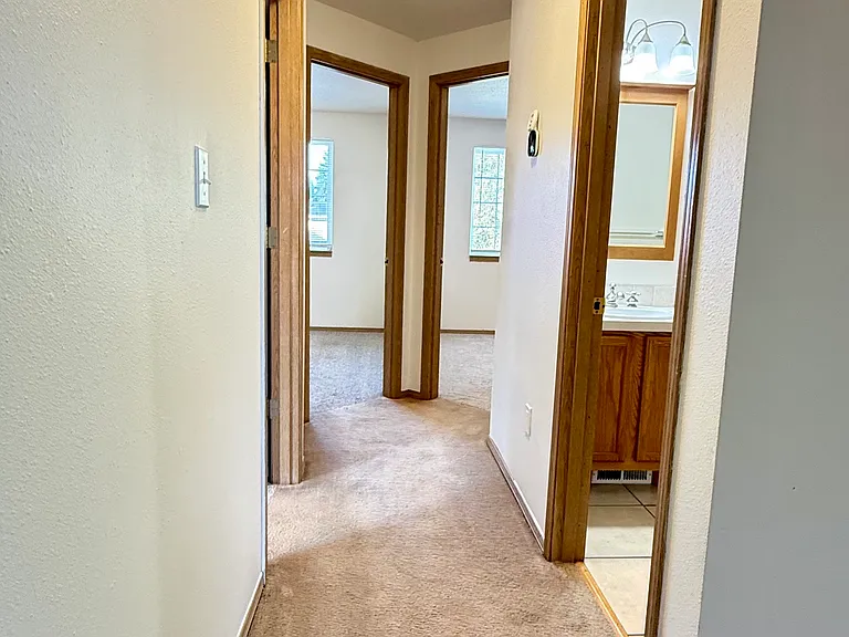 432 Alexander St NE — Photo 6
