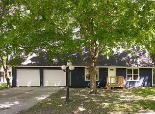 406 E 11th St, Kearney, MO 64060