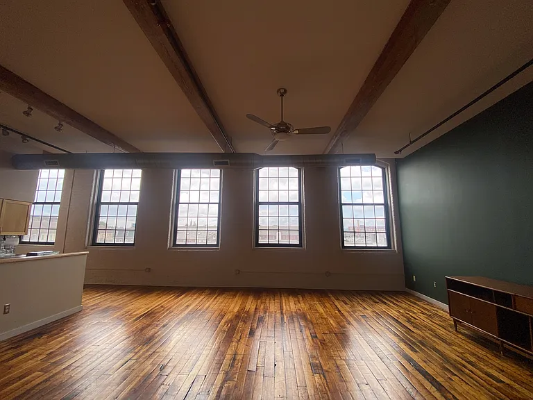 28 Bayley St #403 — Photo 2