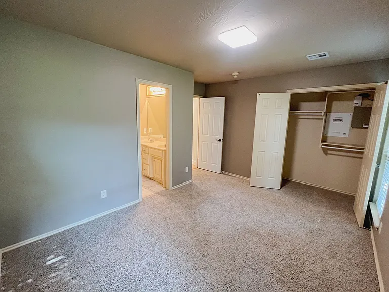 3124 Viewmont Ct — Photo 34
