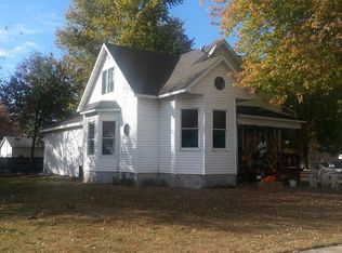 120 N 9th St, Auburn, IL 62615