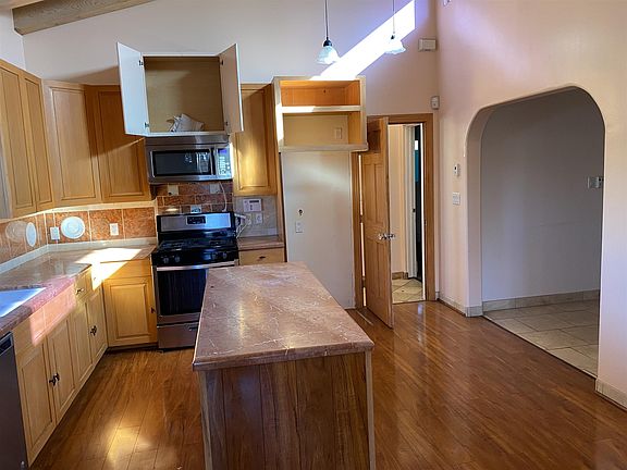 5th image of 1601 Ben Hur Dr