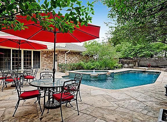 4th image of 8 Shenandoah Pl