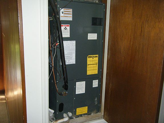 2nd image of 229 Sprucewood Dr