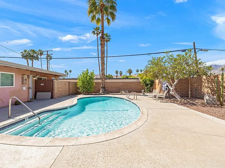 508 Desert View Dr — Photo 12