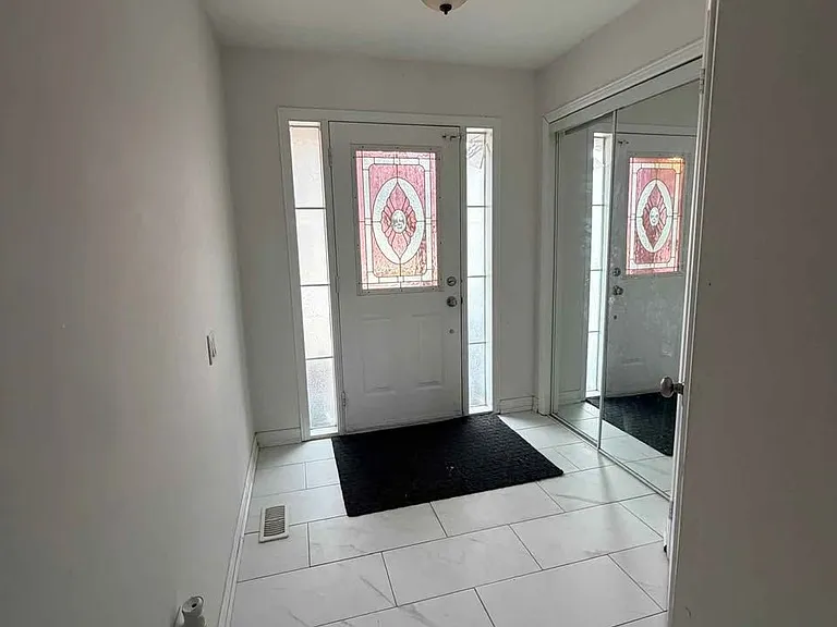35 E View Green Cres #G — Photo 3
