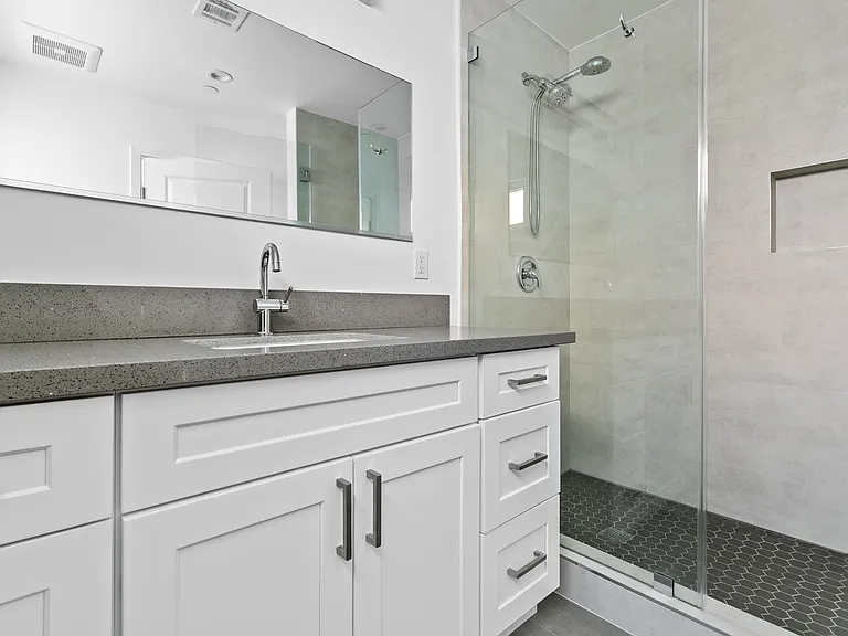 360 Burchett St #6 — Photo 28