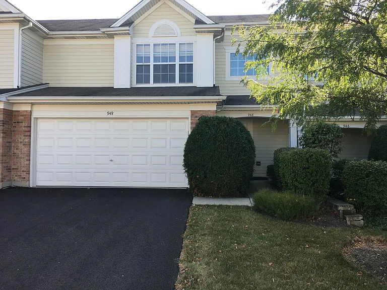 948 Huntington Dr — Photo 1