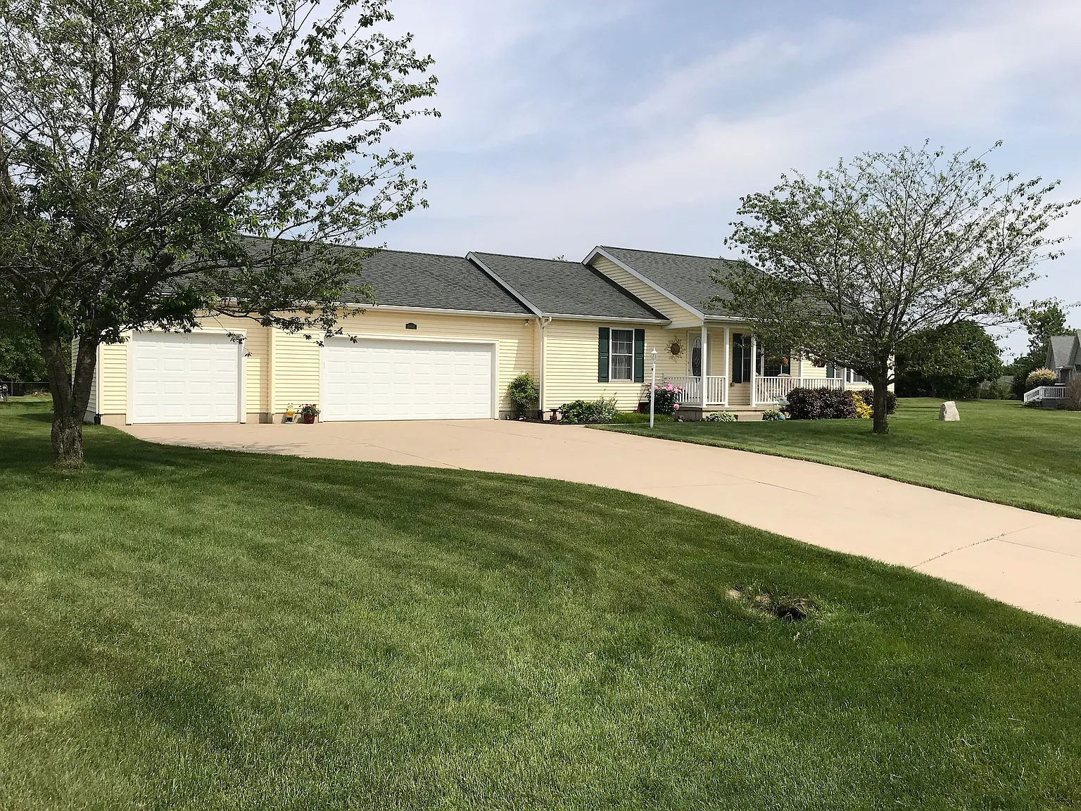 10802 Cardinal Cir photo 1