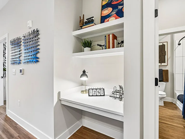 29-web-or-mls-Unit L03-S2504-010