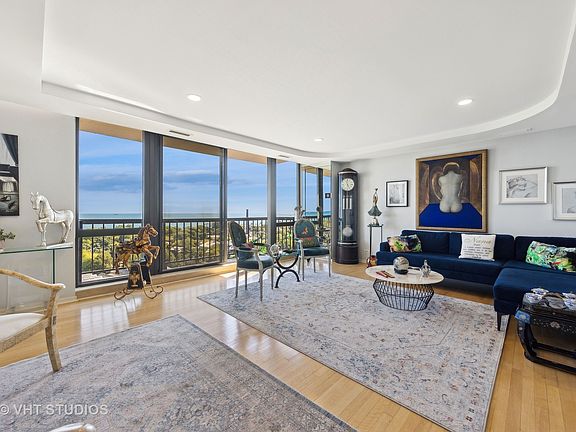 3rd image of 2314 N Lincoln Park W #15