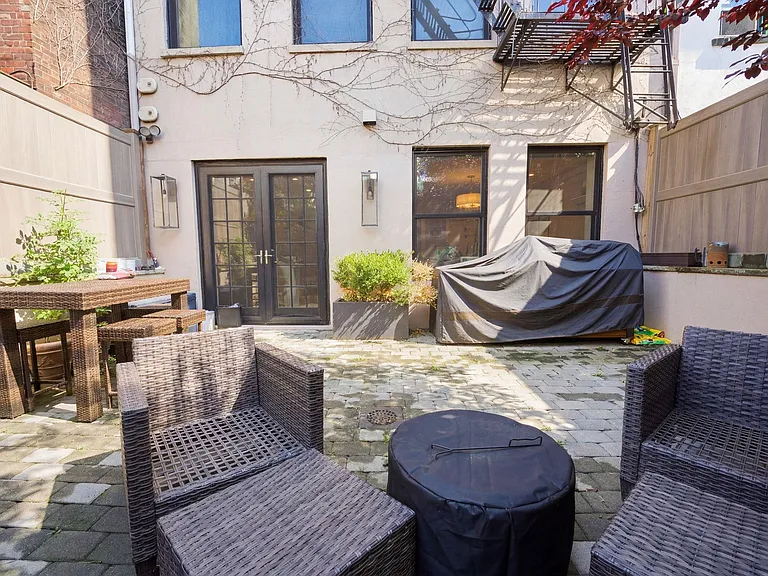808 Washington St #GARDEN LEVEL — Photo 21