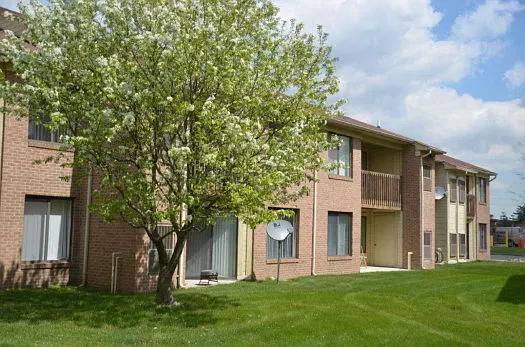 Warren Village Apartments — Photo 3