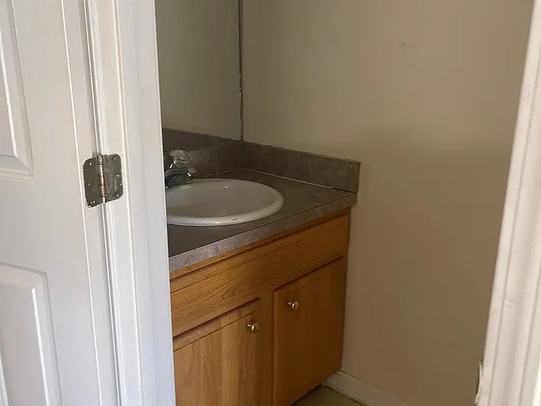 138 Ashberry Dr #E — Photo 11