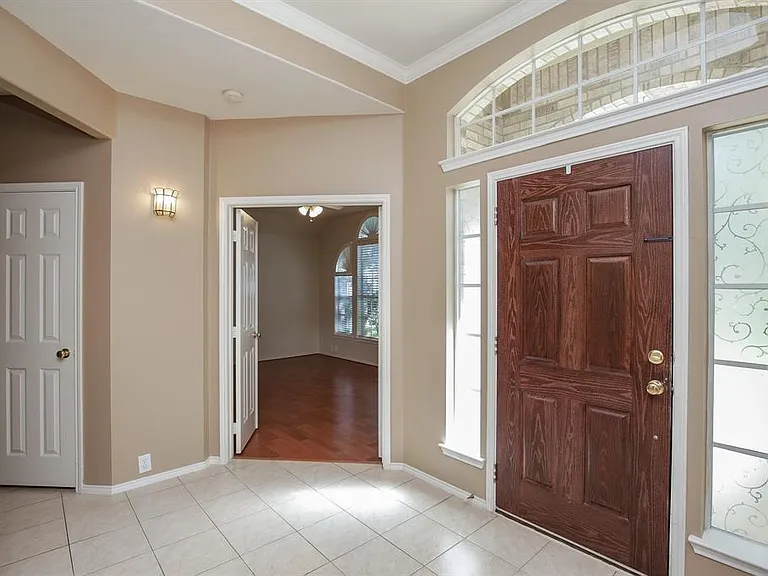 20502 Pioneer Bend Ct — Photo 4