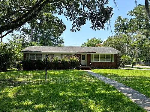201 Kensington Dr Photo 1