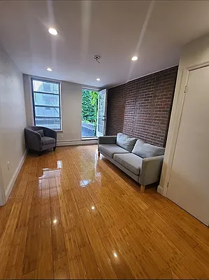 Rented by Redefined Real Estate | media 9