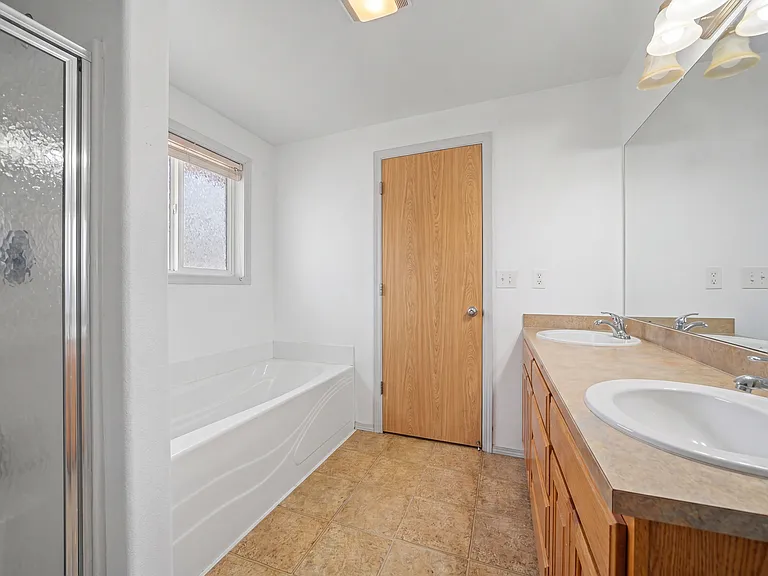 1909 Allen Ave — Photo 5