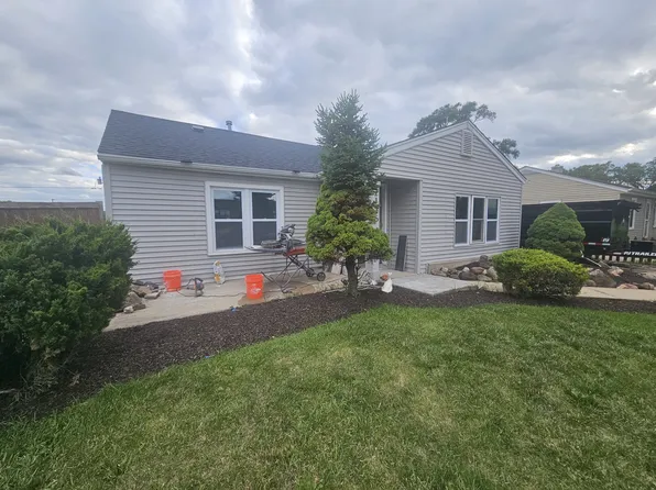 2135 Elm Ave, Hanover Park, IL 60133
