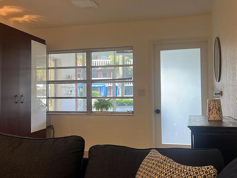 181 NE 14th Ave #20A — Photo 3