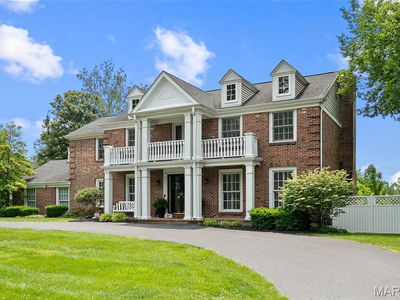 9800 Countryshire Pl, Saint Louis, MO, 63141