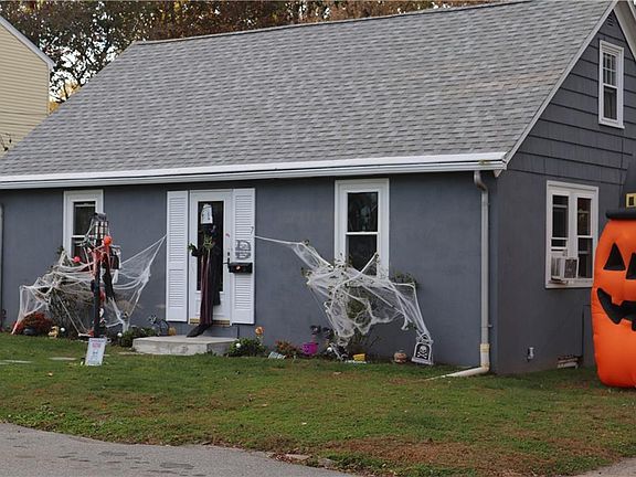 2nd image of 7 Albany St