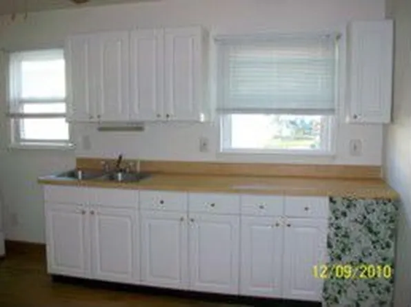 5991 S Huron River Dr, South Rockwood, MI 48179