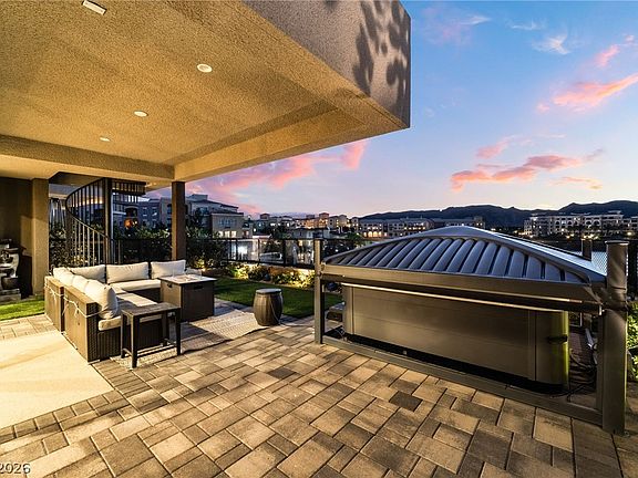 5th image of 16 Heron Harbour Dr