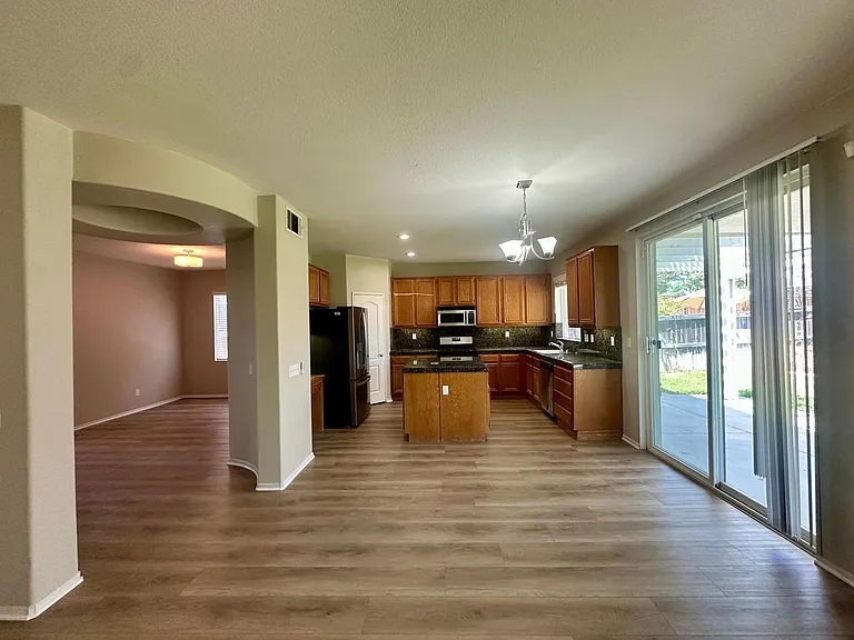 36026 Kiel Ct — Photo 12