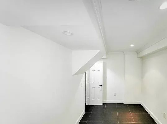 Rented by Metropolitan Property Group | media 17